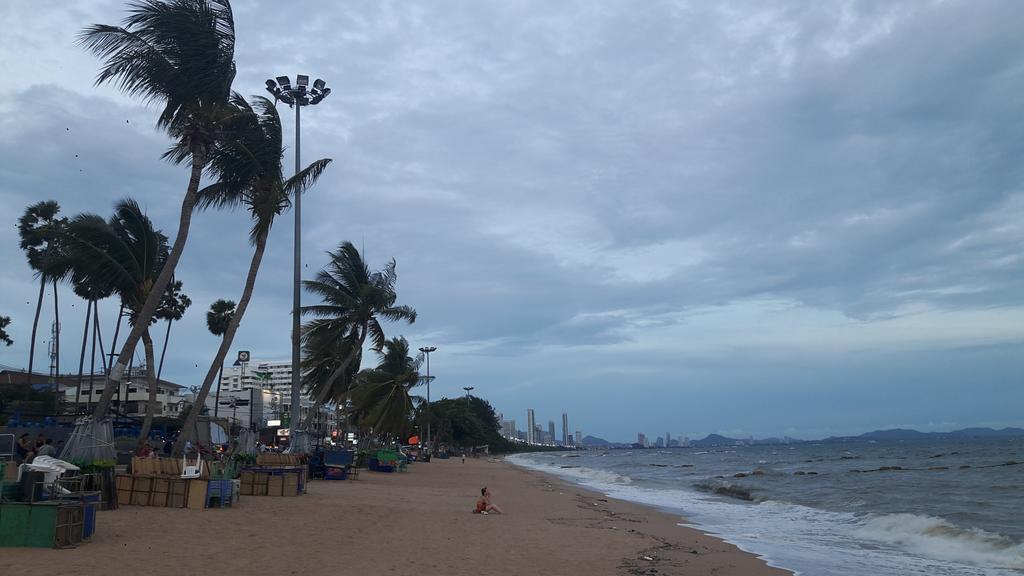 Casanova Inn Pattaya Exteriör bild